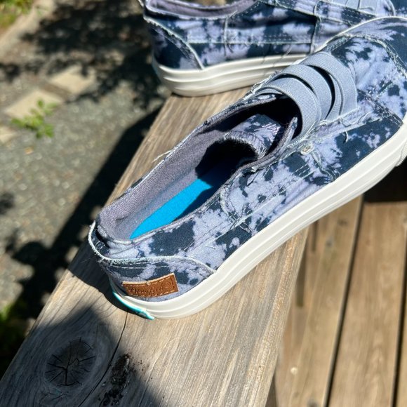Blowfish, Tie Dye Sneaker, size 7.5, New - Picture 3 of 4